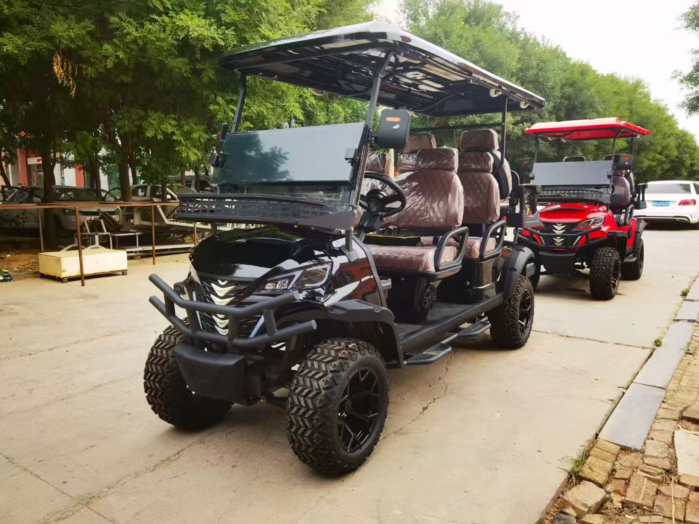 Affordable 6-Seater Luxury Golf Cart - 5KW Electric Utility Vehicle